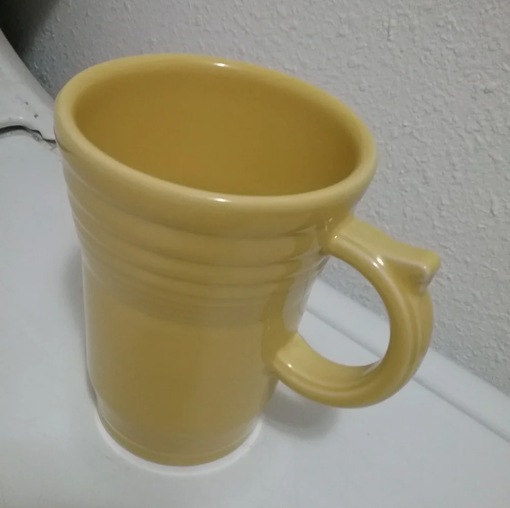 Fiesta light yellow mug - Picture 3 of 6